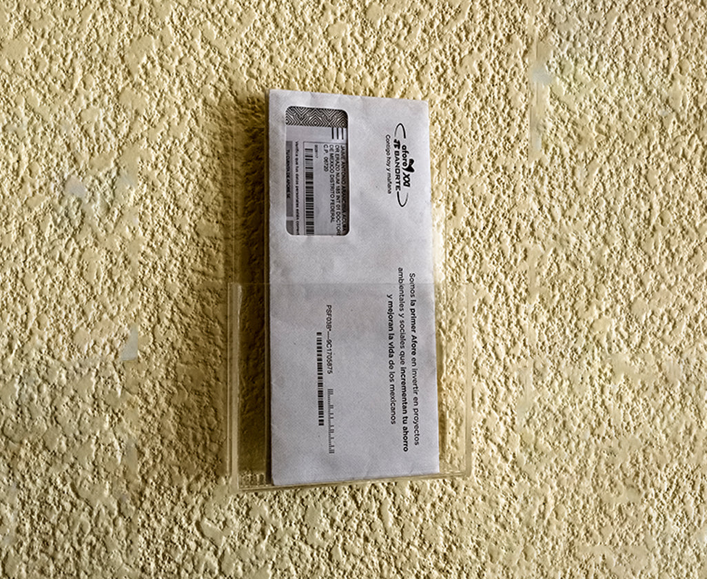 Folletero de pared de acrílico