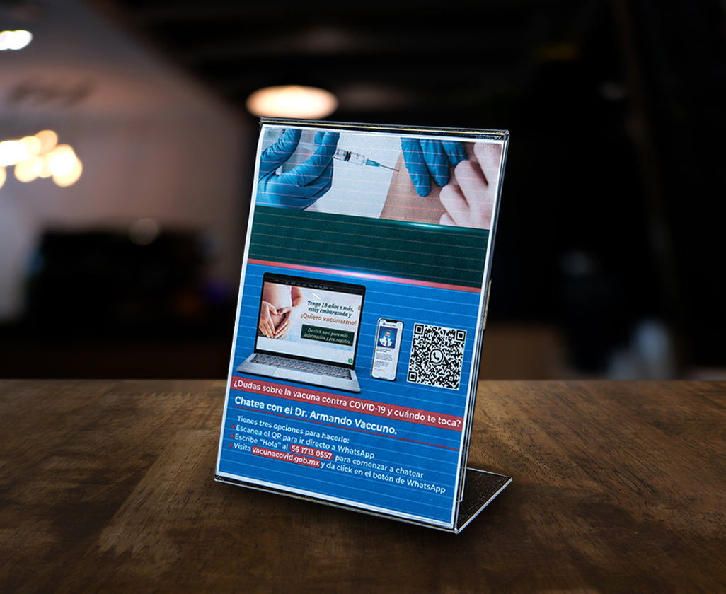 Porta menú angular de acrílico 