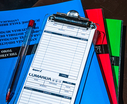 Portapepeles chico de acrílico